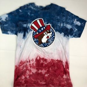 Red, white, and blue Bucees tee